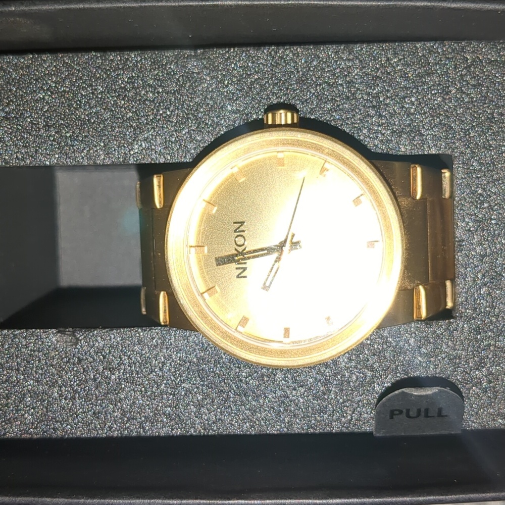 Nixon watch